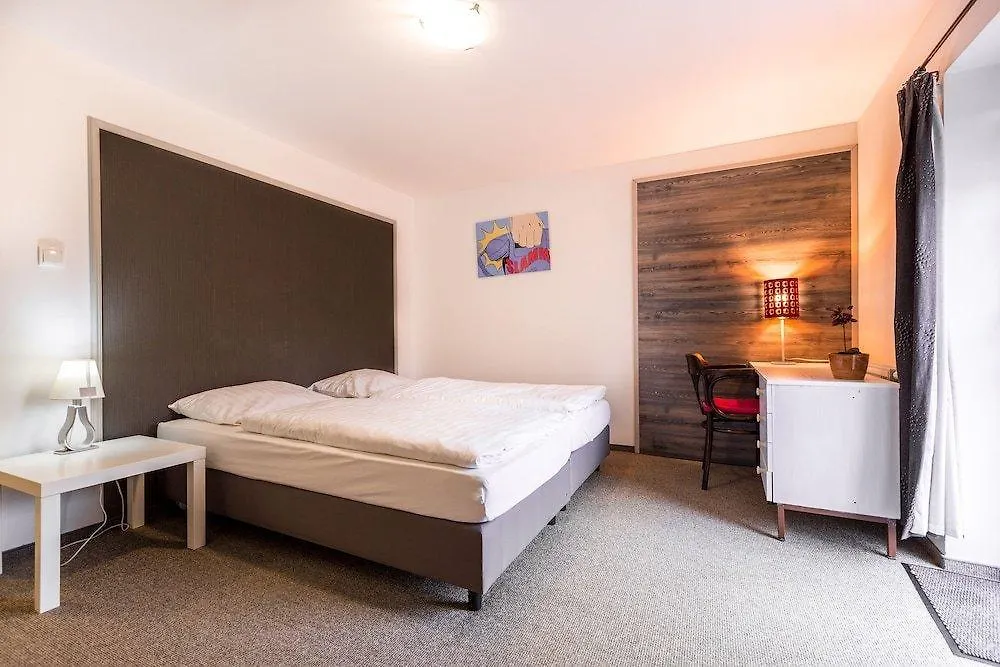 Alt Pension Praga 3*,