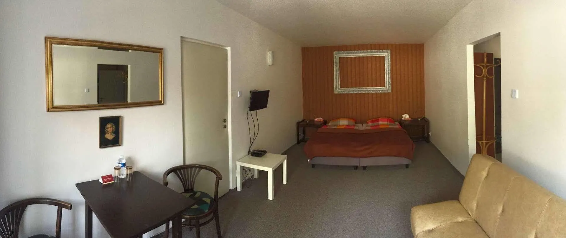Alt Pension Praha Penzion